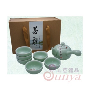 KT-4600青瓷浮雕魚急須壺1+6茶具組(手提盒)