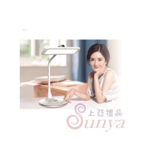 AK-06045高檔旋轉護眼檯燈