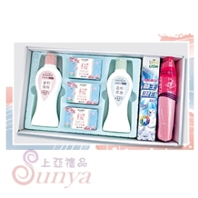  洗髮乳250ml、沐浴乳250ml、桑拿巾、香皂75g*3、獅王牙膏200g